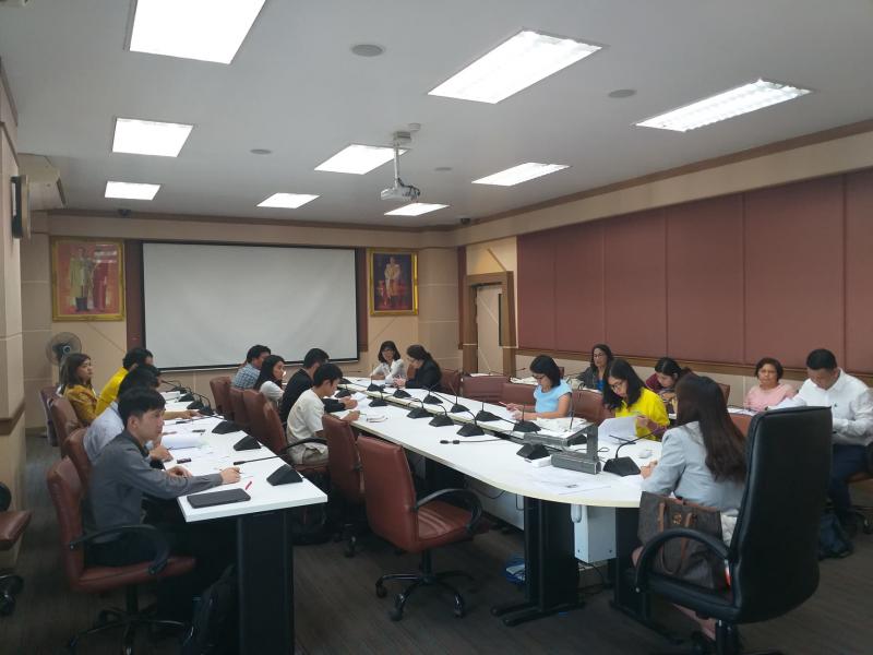 4. ประชุมเตรียมความพร้อมการจัดพิธีลงนามบันทึกตกลงความร่วมมือฯ และกิจกรรมเปิดตัวโครงการ KICK OFF วันที่ 19 พฤศจิกายน 2561 ณ ห้องประชุมอาคารเรียนรวมและอำนวยการ ชั้น 4